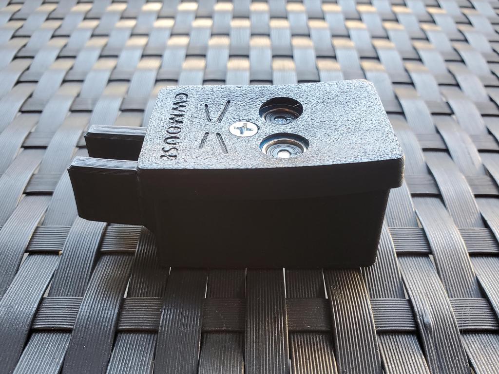 Twisted Lid and Arms