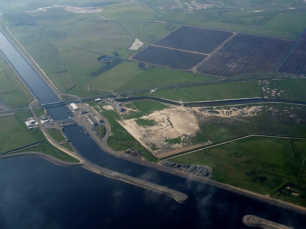 Byrons Caravan Jumper Plane